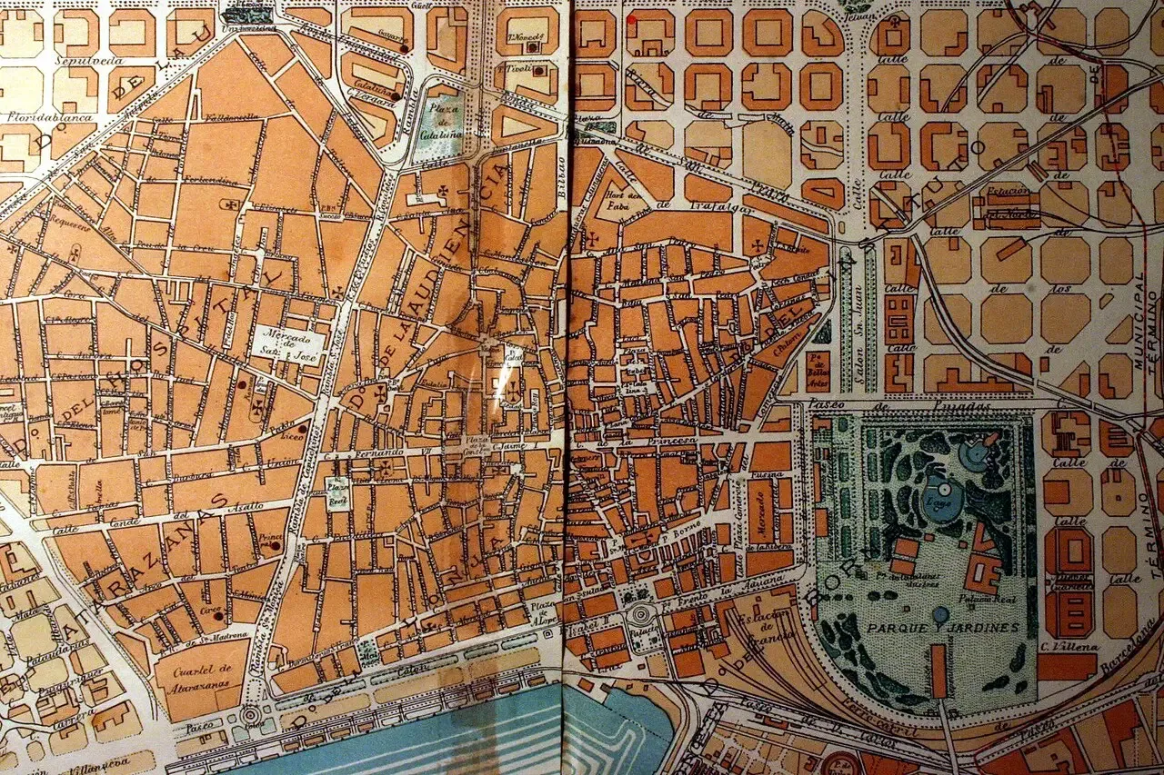 1860 map of Barcelona's Ciutat Vella (old city), the medieval core where the Llotja de Mar stands.
